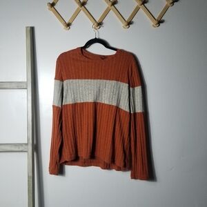 WOMEN'S LONG SLEEVE BLOUSE SIZE XXL (RUNS SMALL)